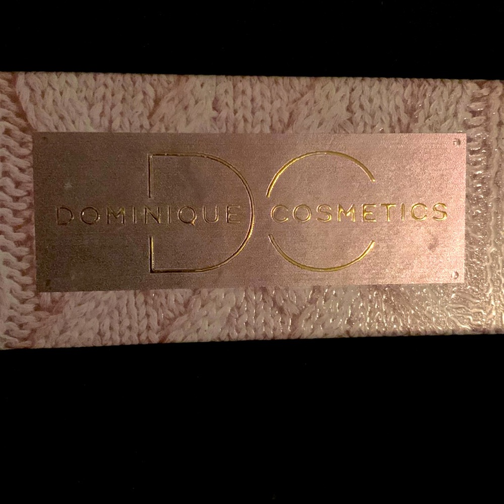 Dominique cosmetics palette